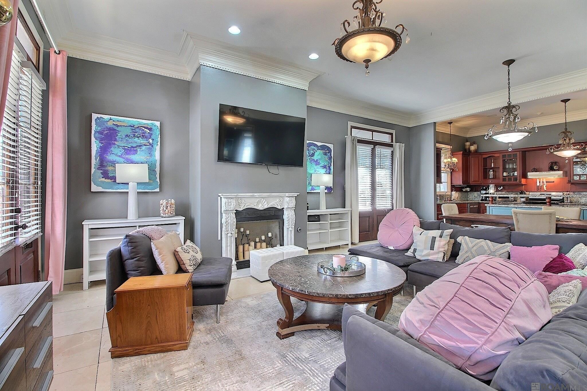 5855 Government St – photo 3