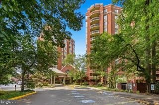 5800 NICHOLSON Lane – photo 1