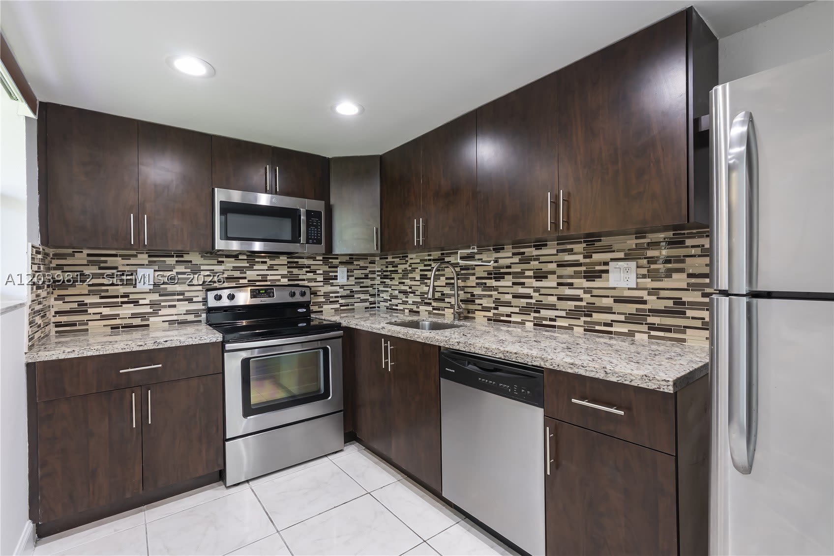 9180 Fontainebleau Blvd – photo 5