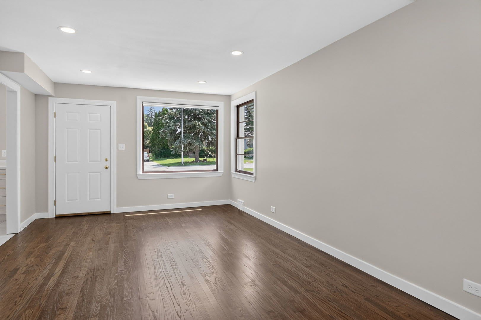112 S Iowa Avenue – photo 3