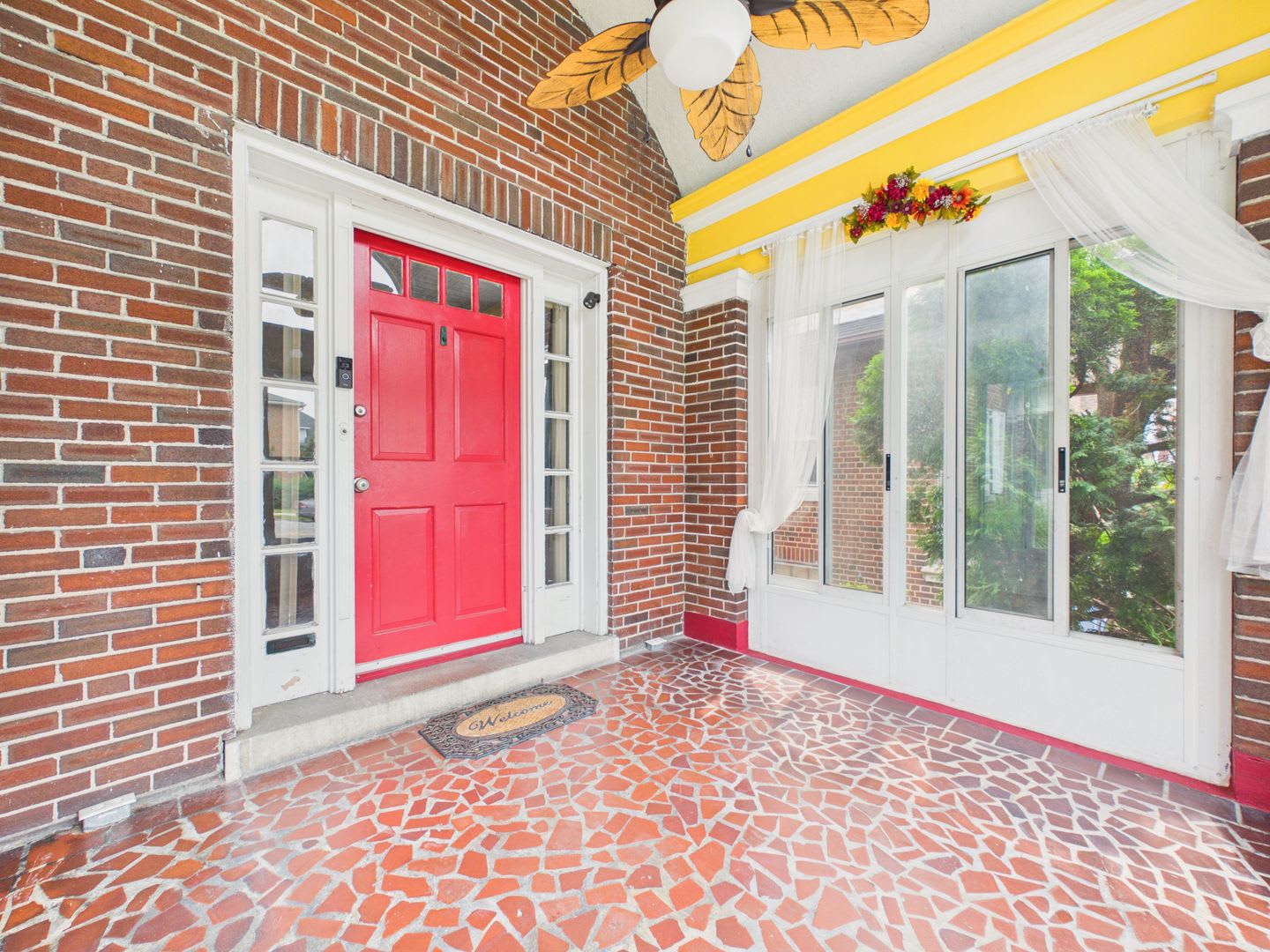 Beautiful 5 Bedroom Single Family Home On N 2Nd – photo 3