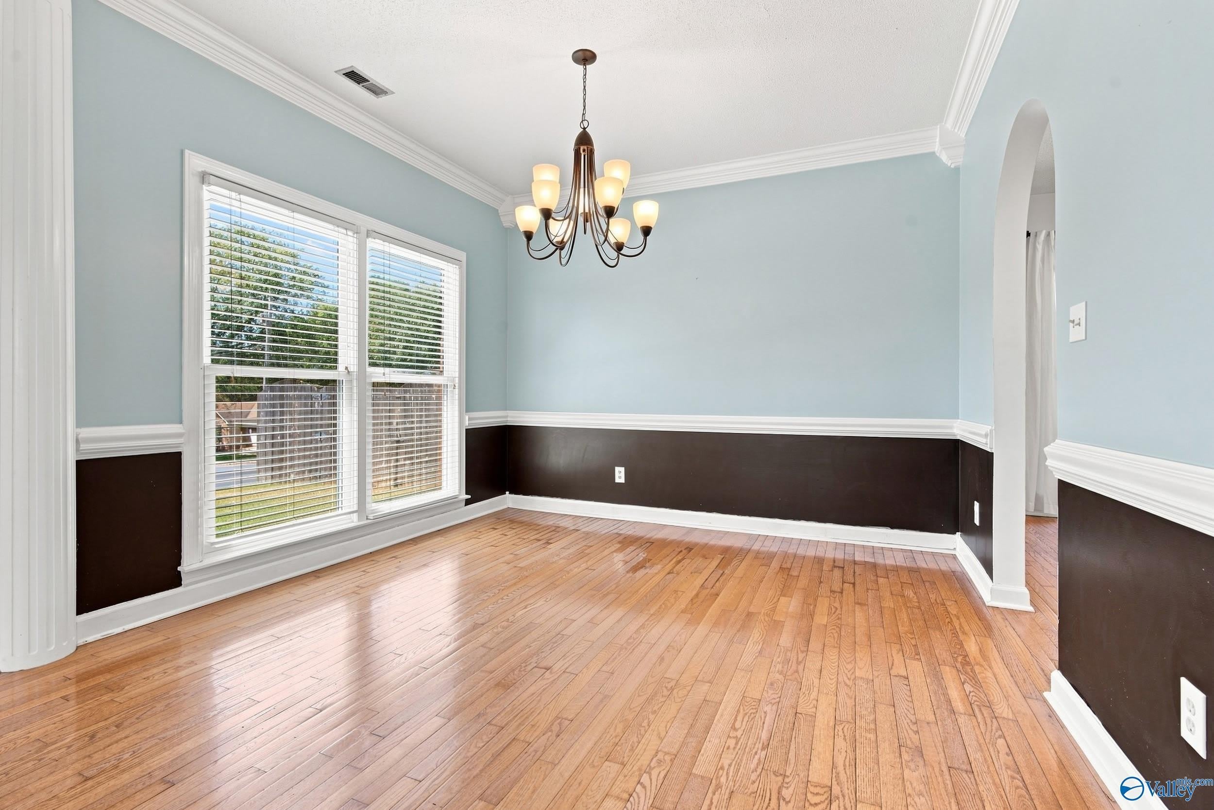 146 Leathertree Lane – photo 5