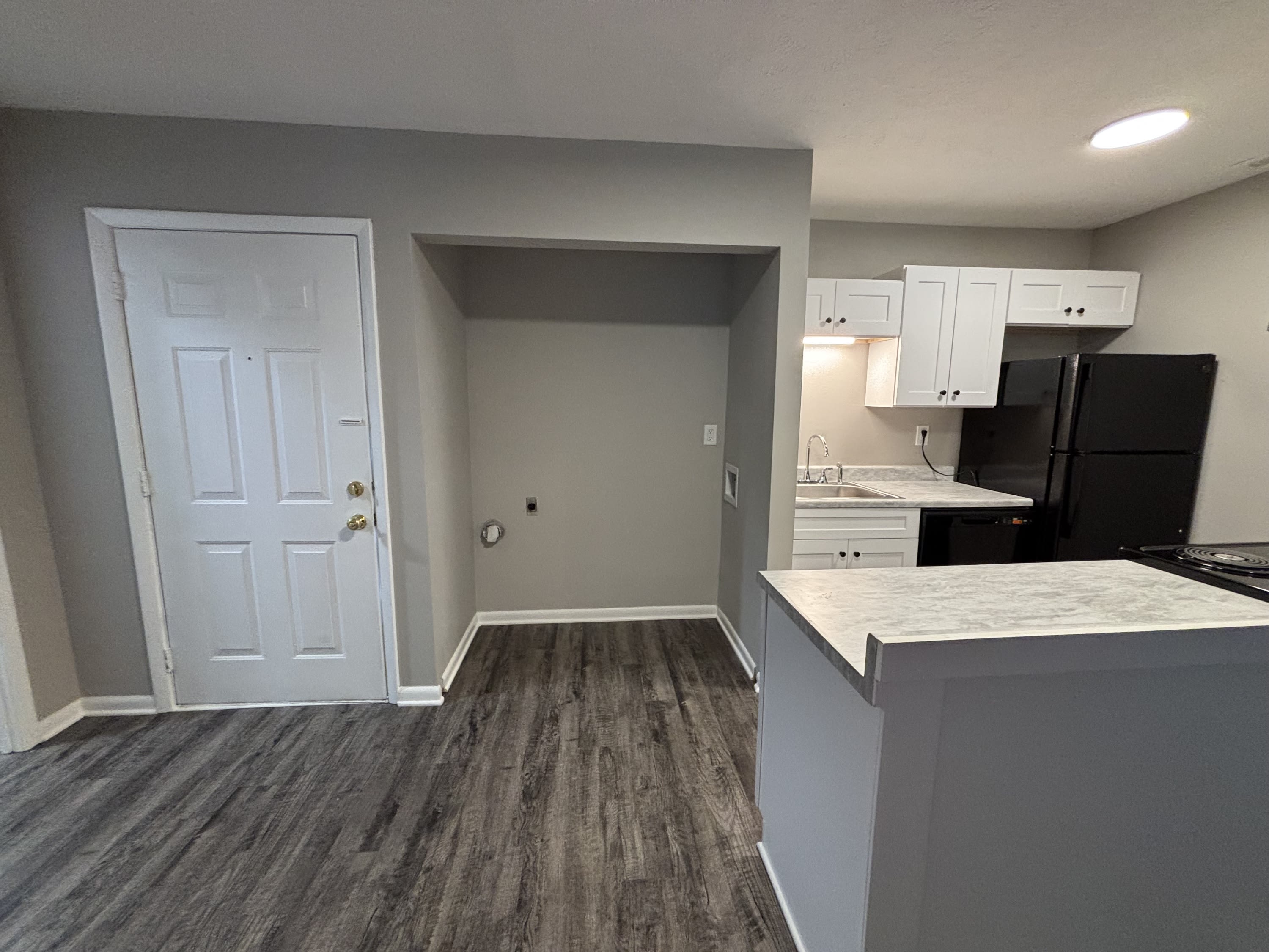 1123 Southwood Drive New 1Unit 7 – photo 4