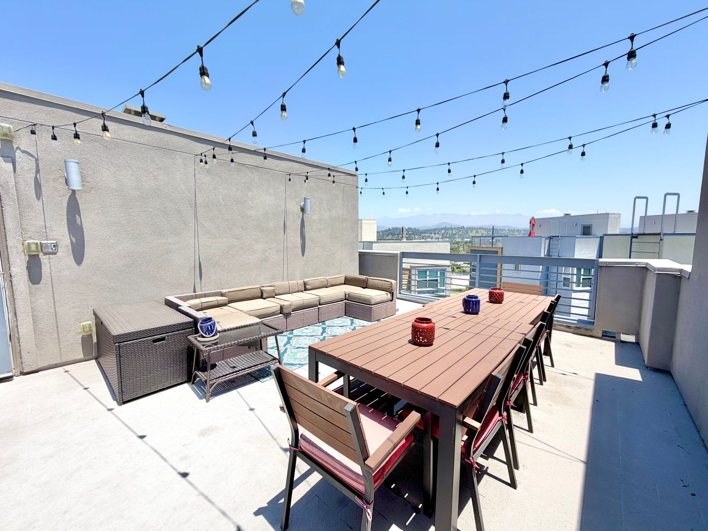 3-BR/3-BA Townhouse w/ Furnished Roof deck, 2-Car Garage, EV Hookup – photo 2