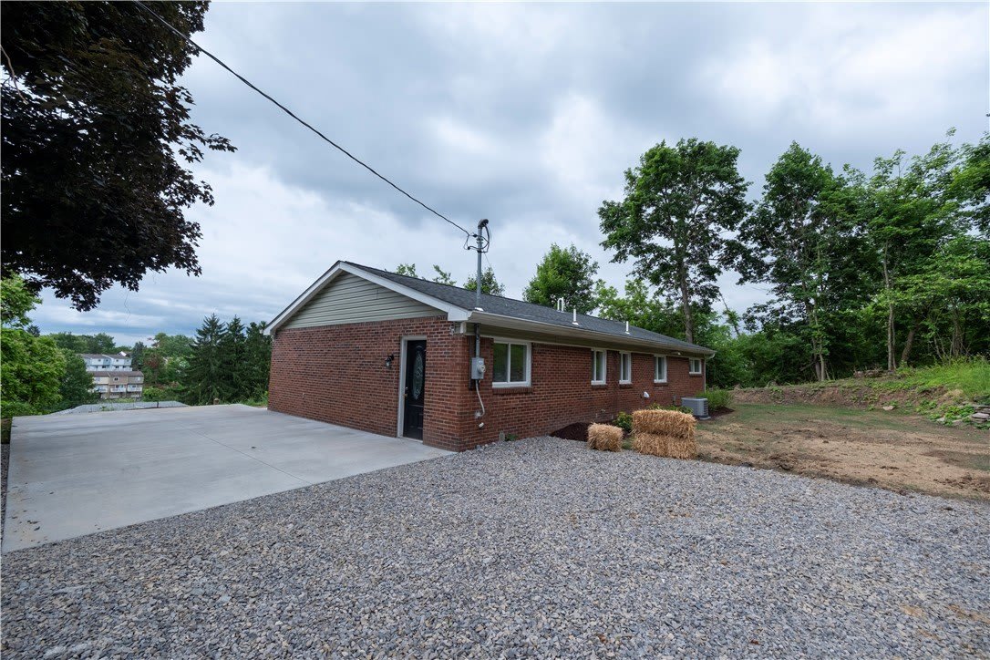 1165 Kings Ln – photo 2