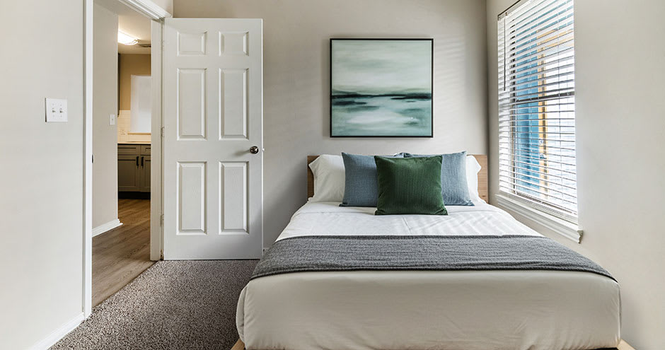 Creekside Apartment Homes – photo 4
