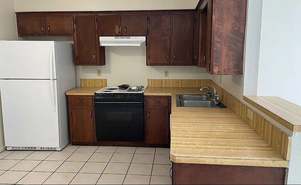 1431 Hillside Dr – photo 2