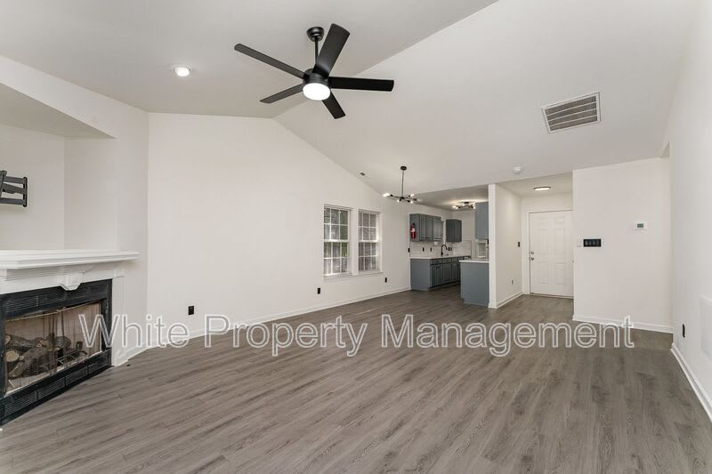 1900 Holly Street – photo 3