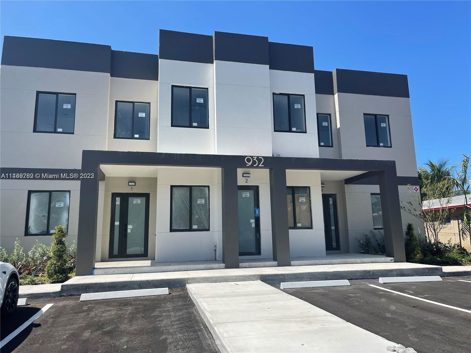 932 Southwest 10th Street – photo 1