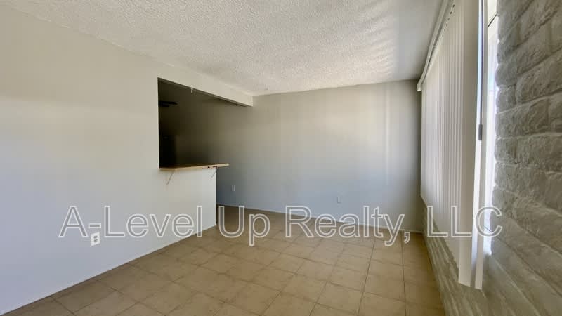 1838 South Rosemont Avenue – photo 3