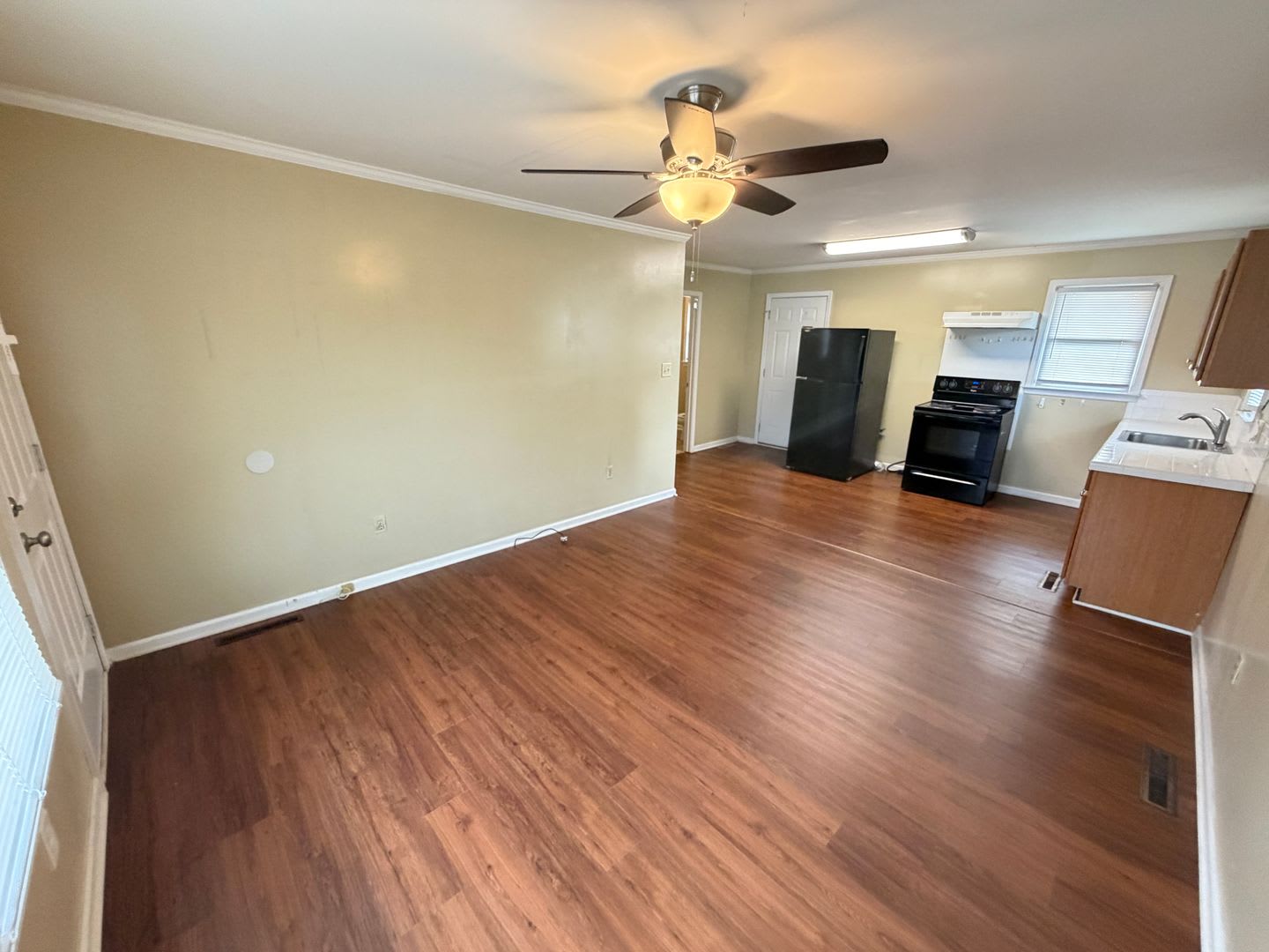 1Bed 1Ba Duplex Downtown Landis Very Nice Condition – photo 3