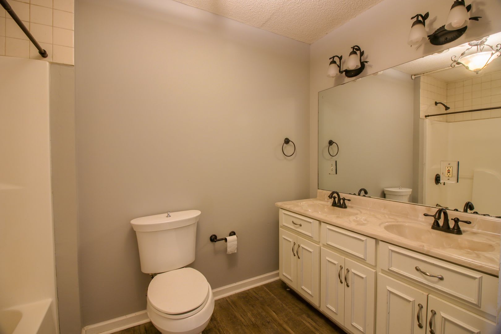 Midtown Brick home – photo 3