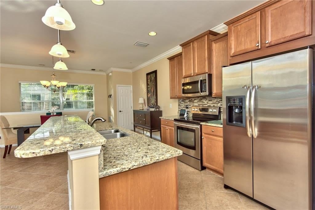 23430 Alamanda Dr – photo 4