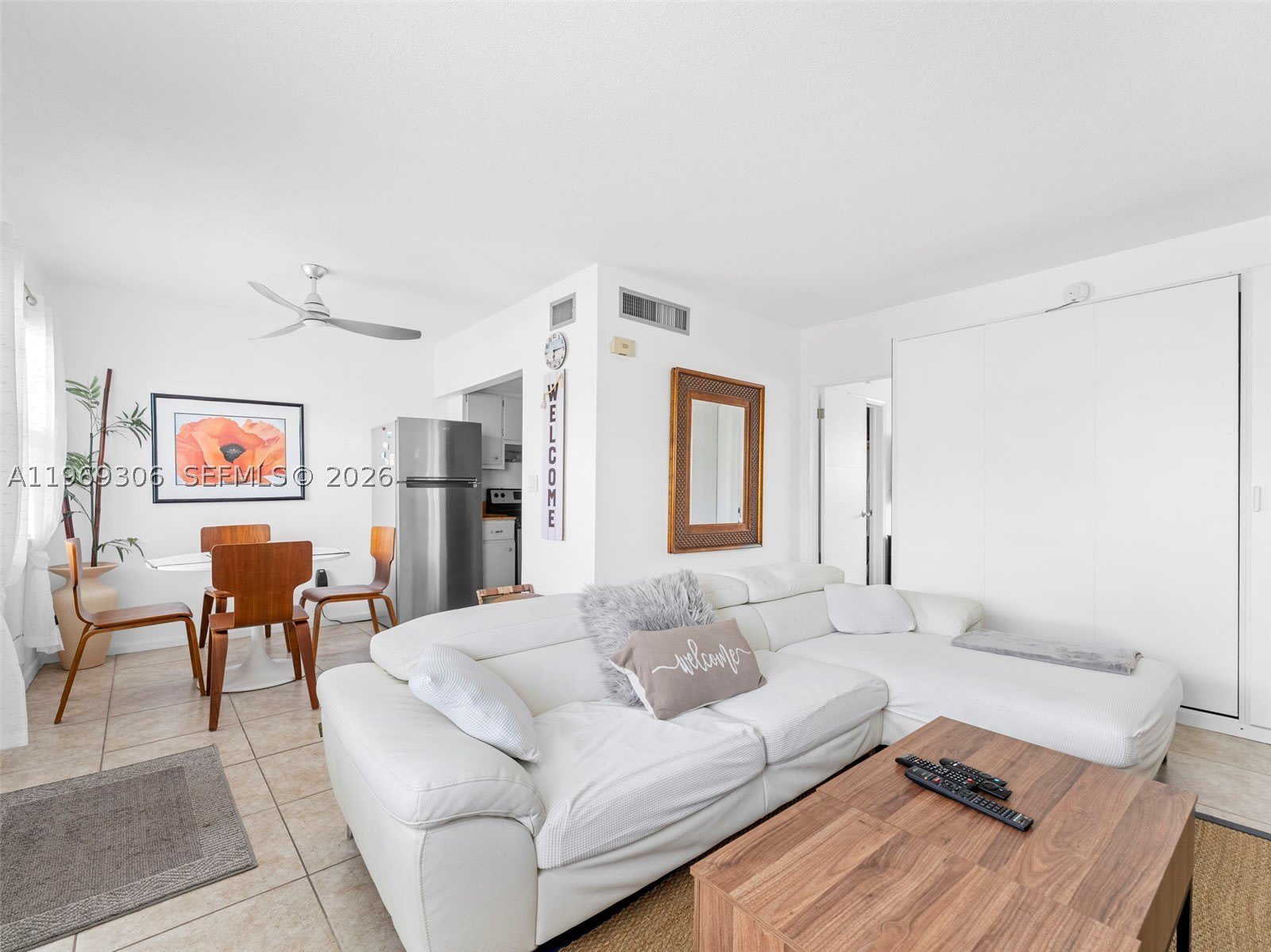 3220 NE 10th St – photo 3
