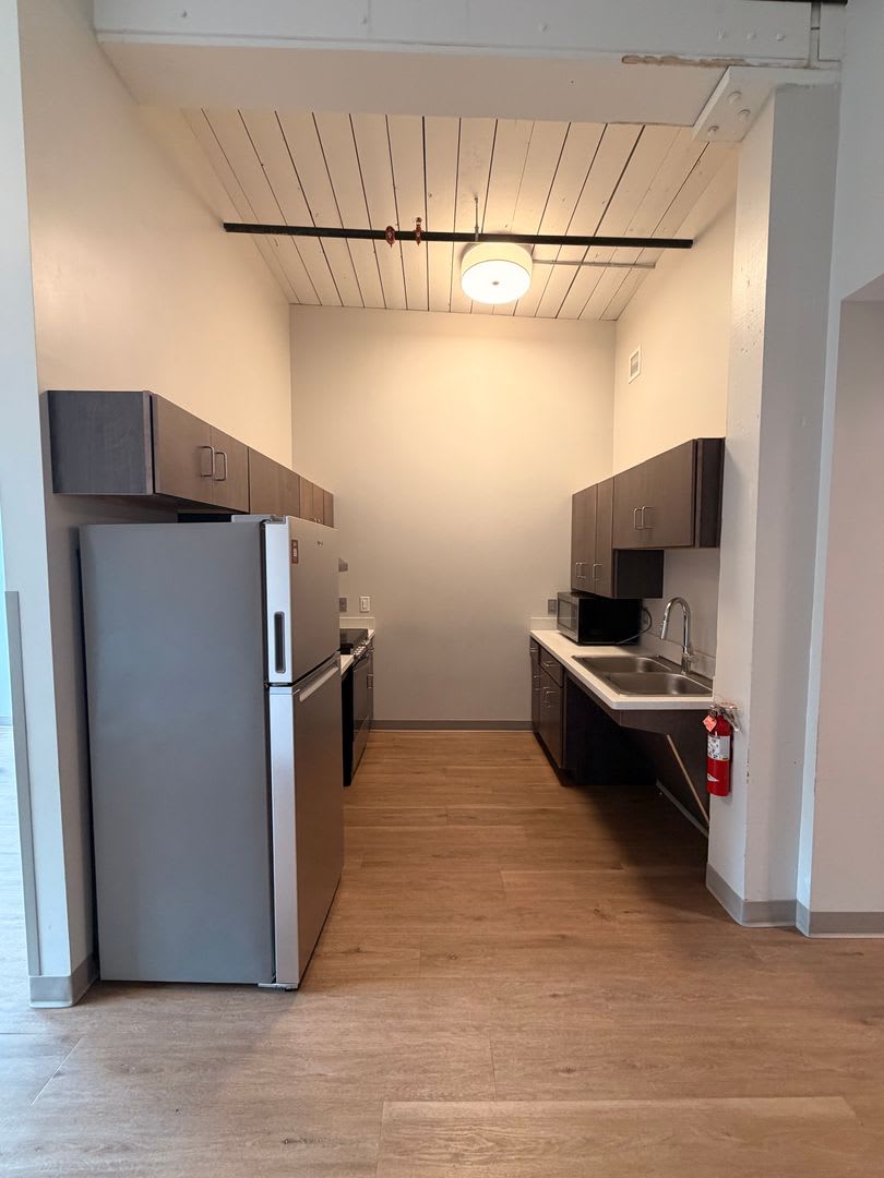 Dewitt Block Rare 2 Bed 1 Bath Apartment Available Immediately 1 866 All Utilities Included – photo 5
