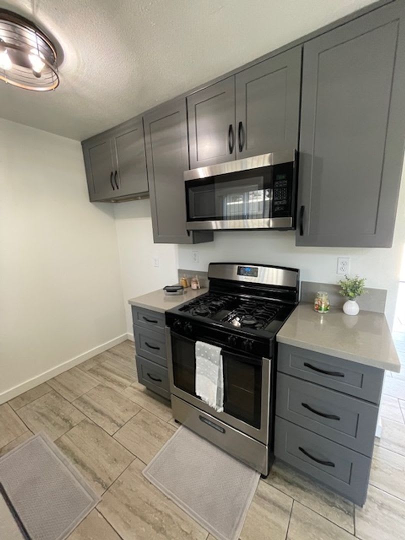 Newly Renovated 1 Bedroom in Bellflower with Move in Special – photo 2