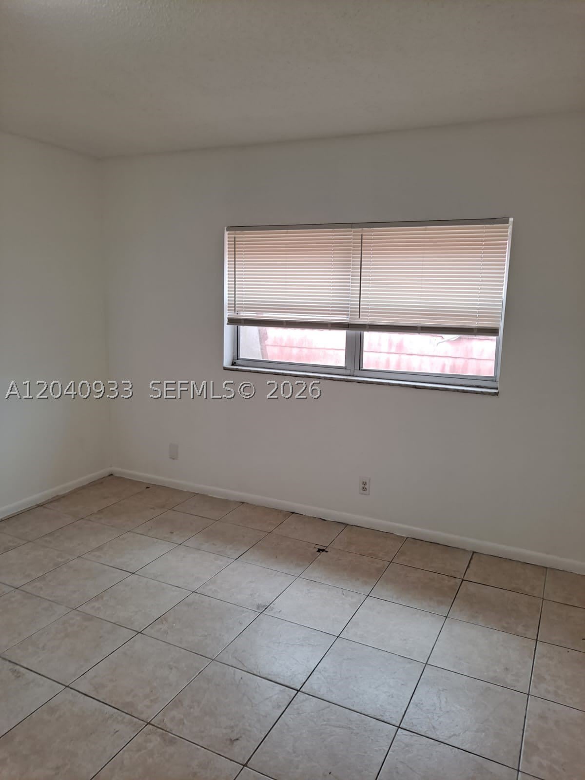 2560 NW 52nd Ave – photo 5
