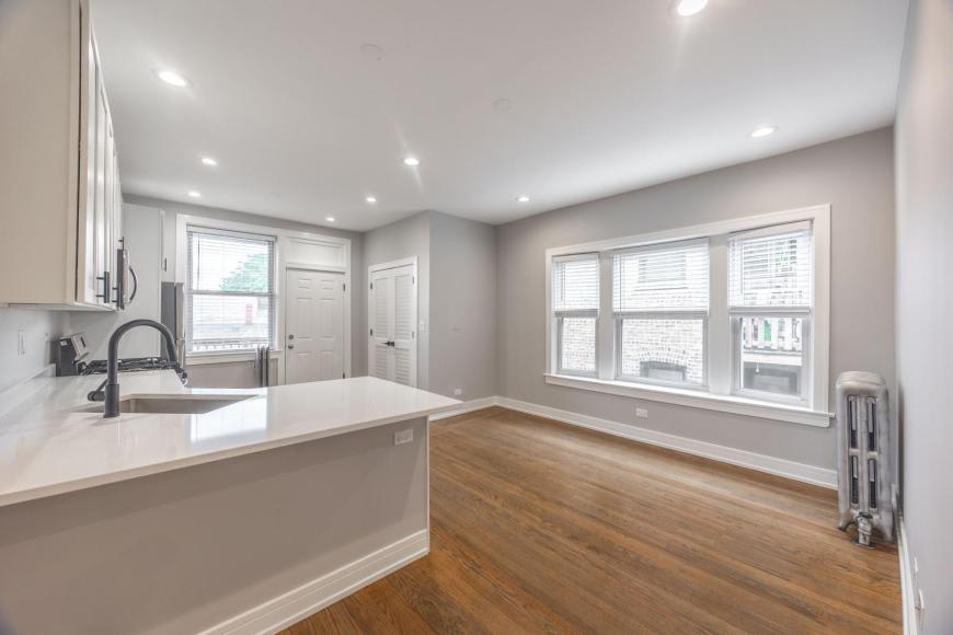 5454 N Paulina St – photo 4
