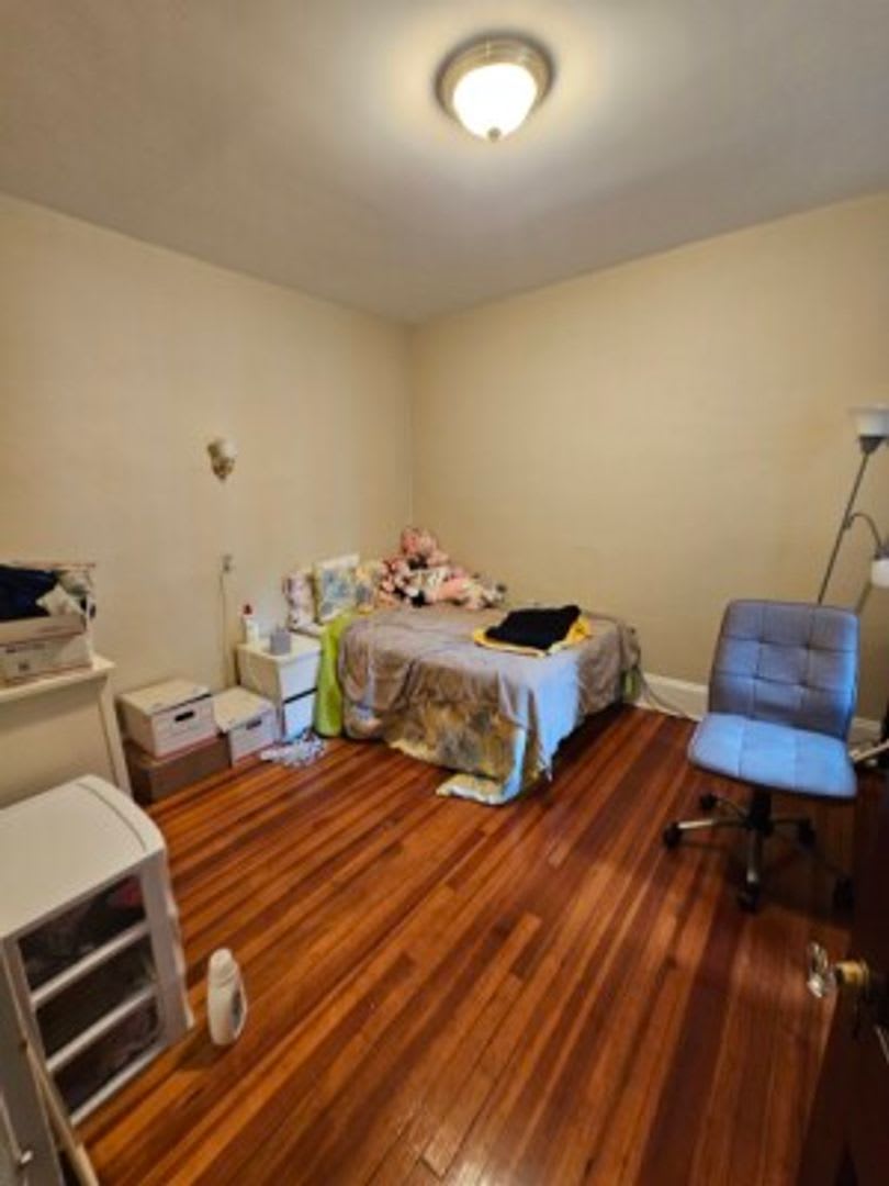 Fenway 5 bed 1.5 Bath – photo 3