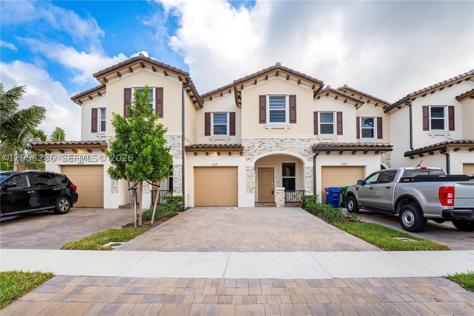5514 NW 27th St – photo 2