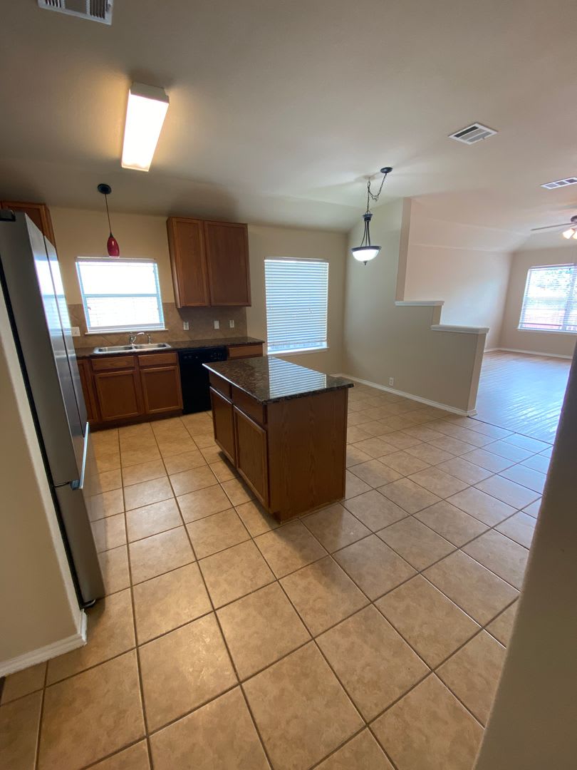 4 Bed In Beautiful Round Rock Tx – photo 3