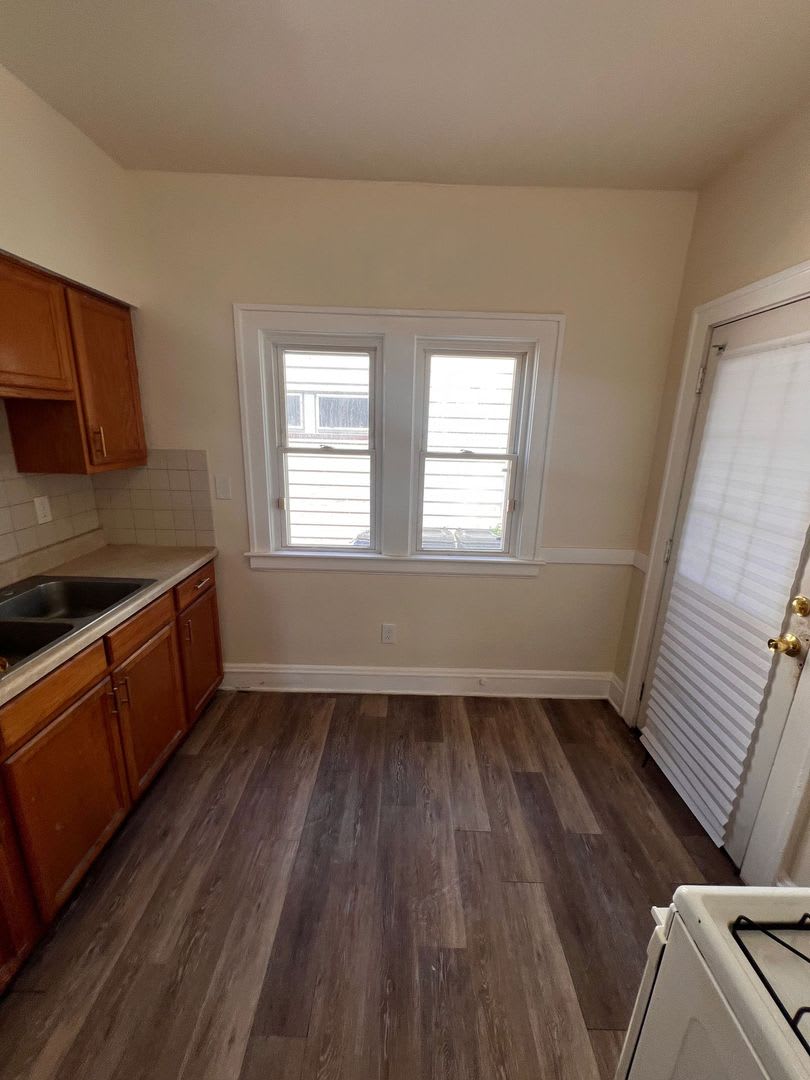15407 School Ave – photo 3