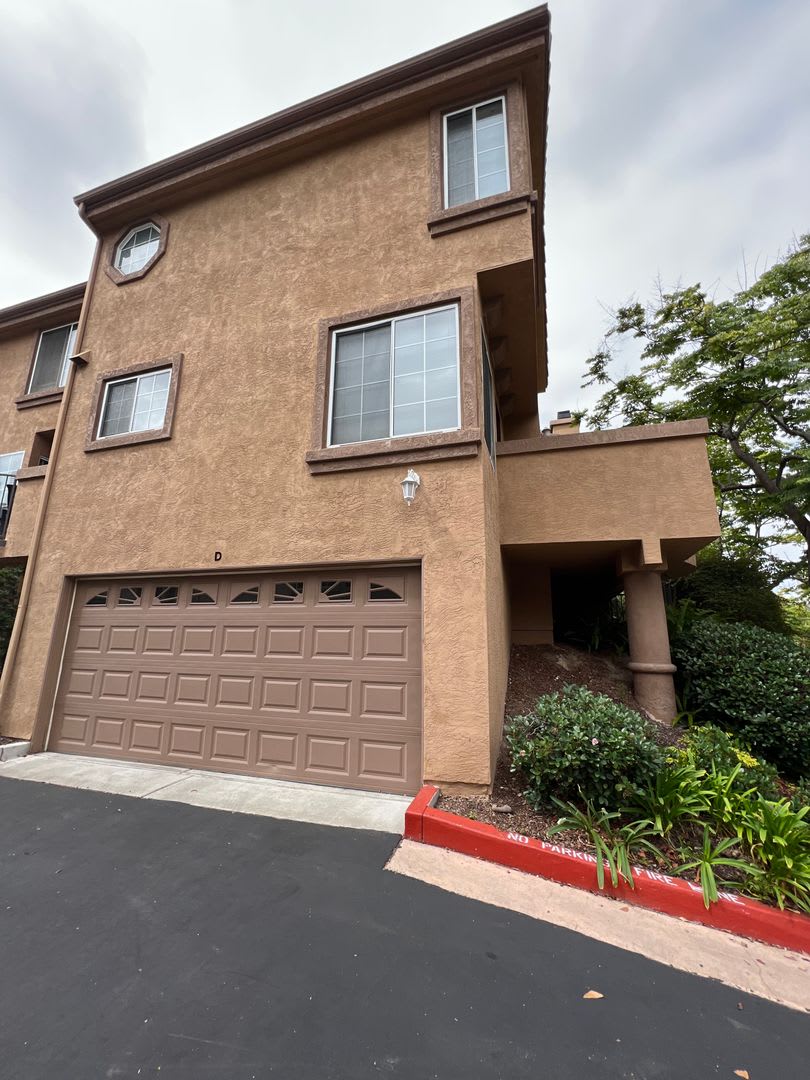 Large Townhome – photo 1