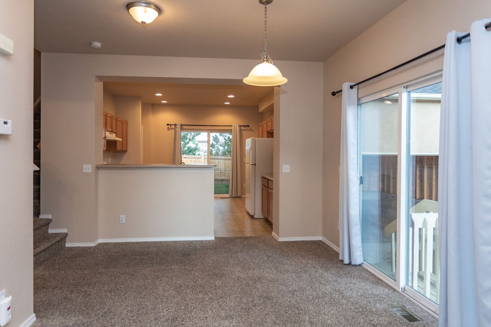 Beautiful 3‑Bedroom Home Near Powers Corridor! – photo 3
