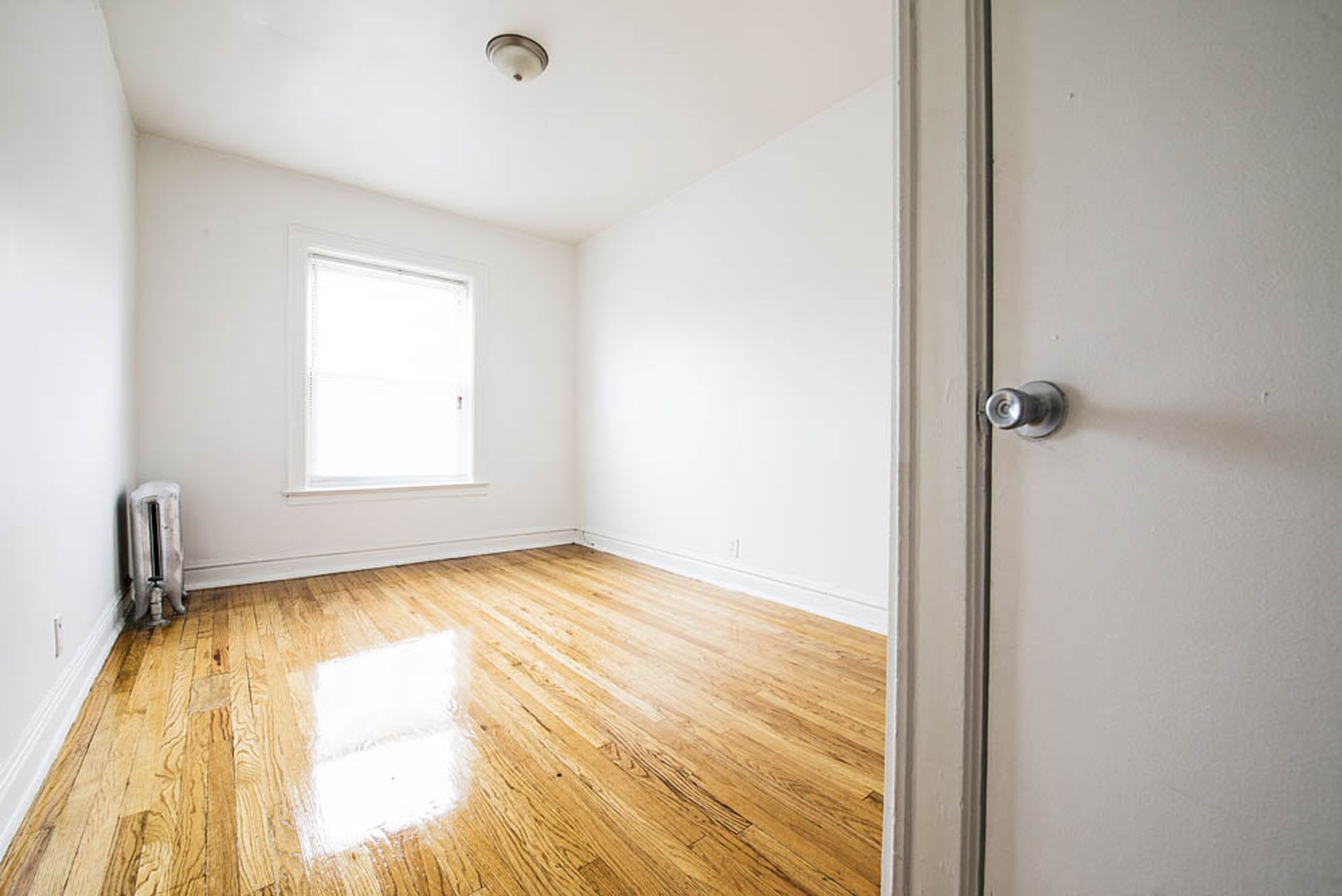 8001 S May St – photo 4