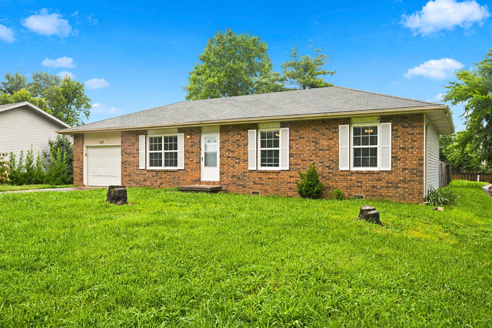 Charming 3 Bedroom Home with Washer & Dryer, Garage & Storage Shed – photo 3