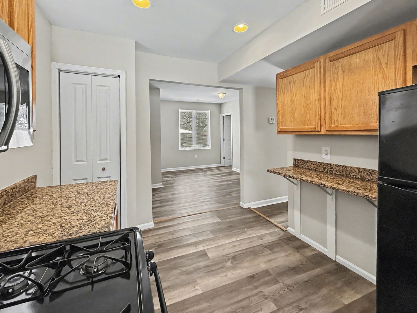 Refreshed 3BD 1BA Home with Parking! – photo 4