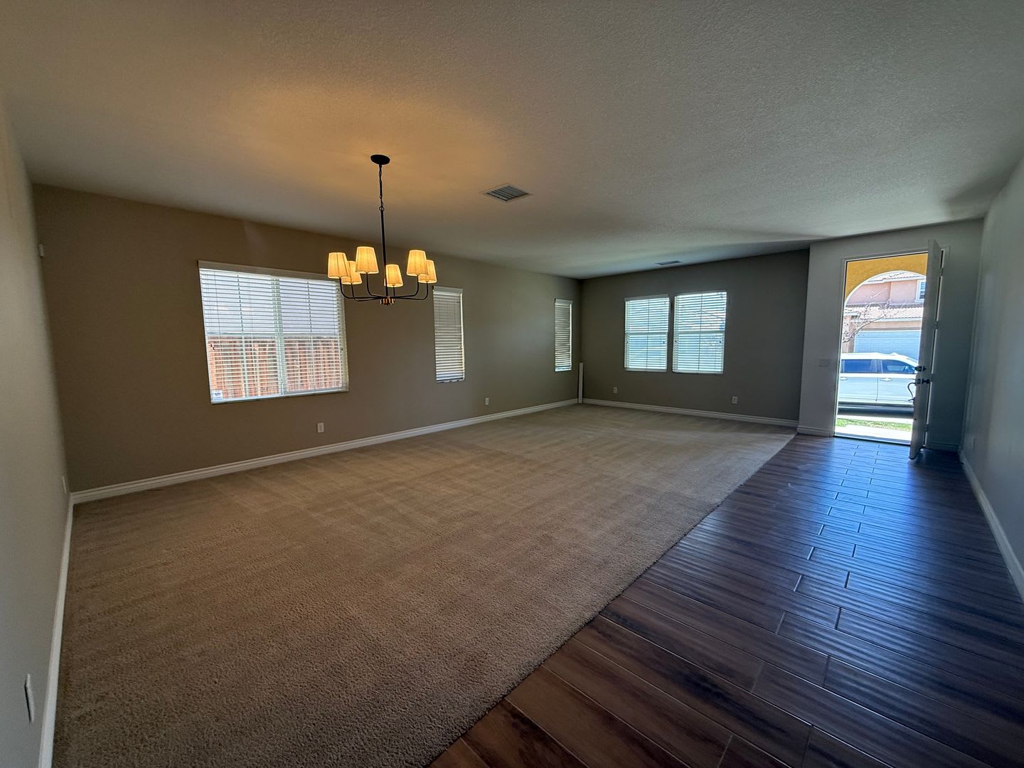 Hesperia Mission Crest Home Beautiful 3 Bedrooms 2 Bathrooms – photo 2