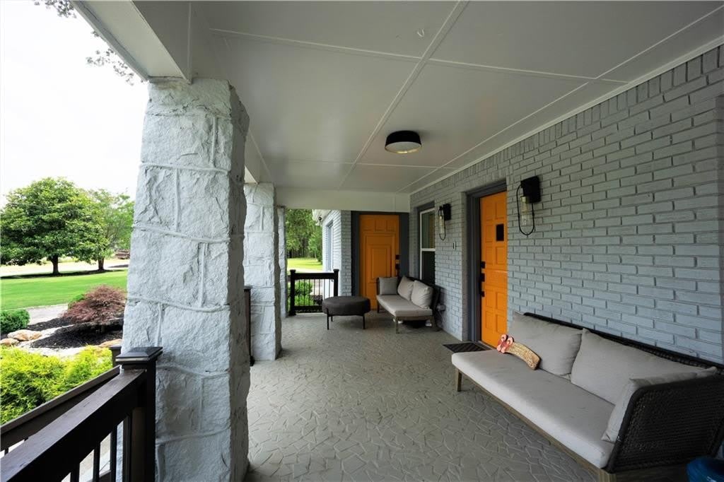 811 King Road – photo 4