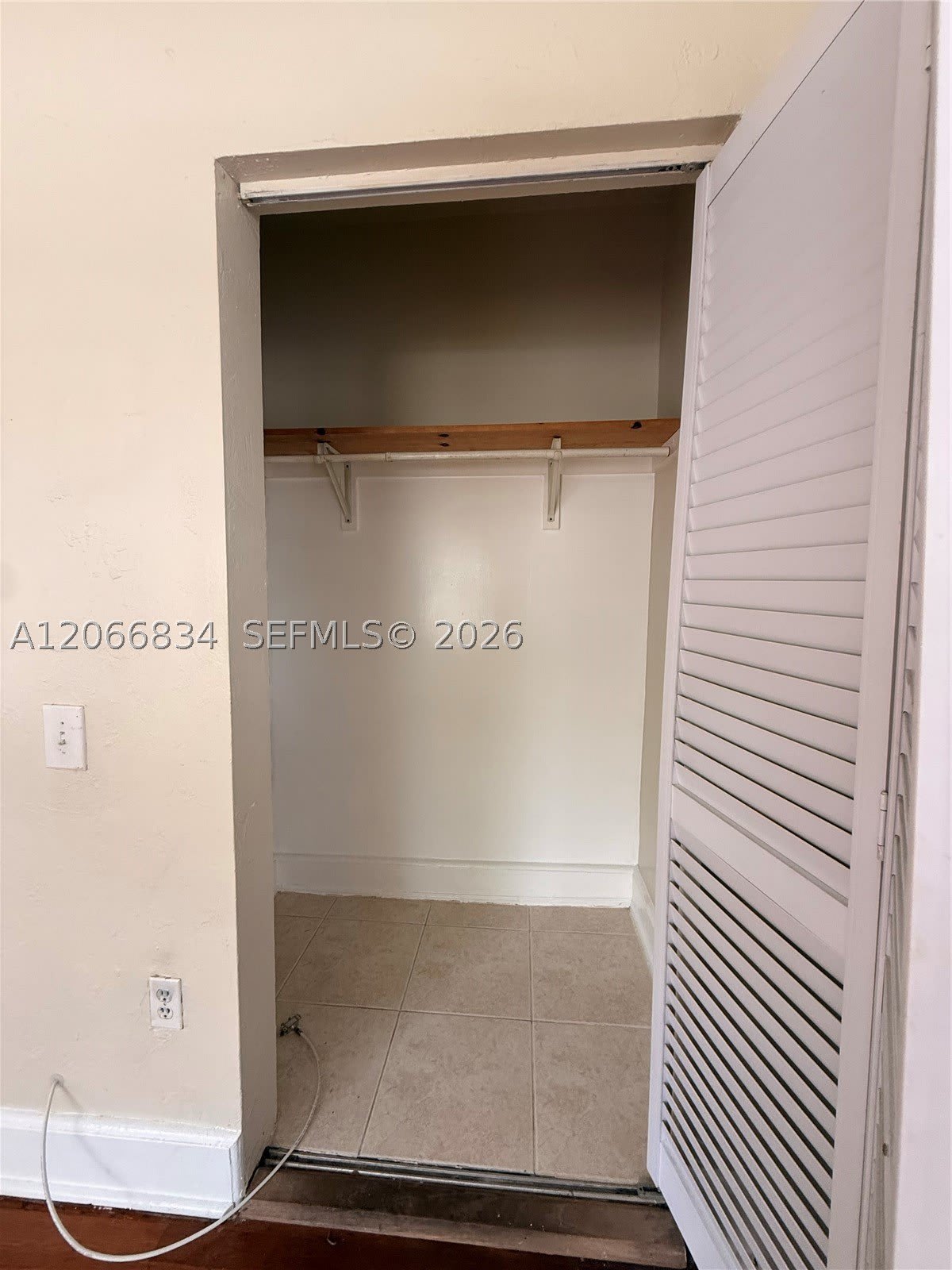 670 W 46th St – photo 1