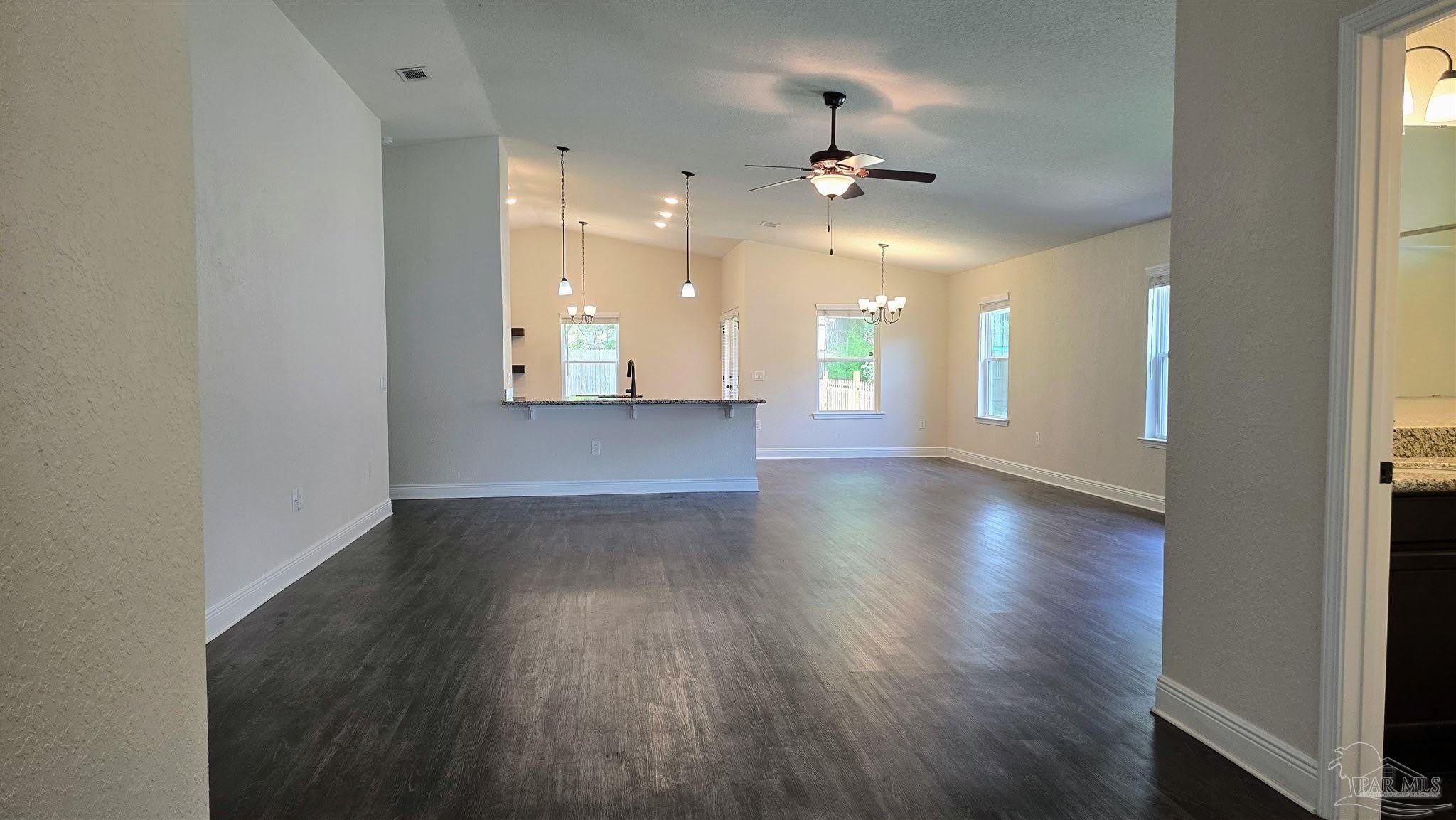 5157 Peach Dr – photo 2