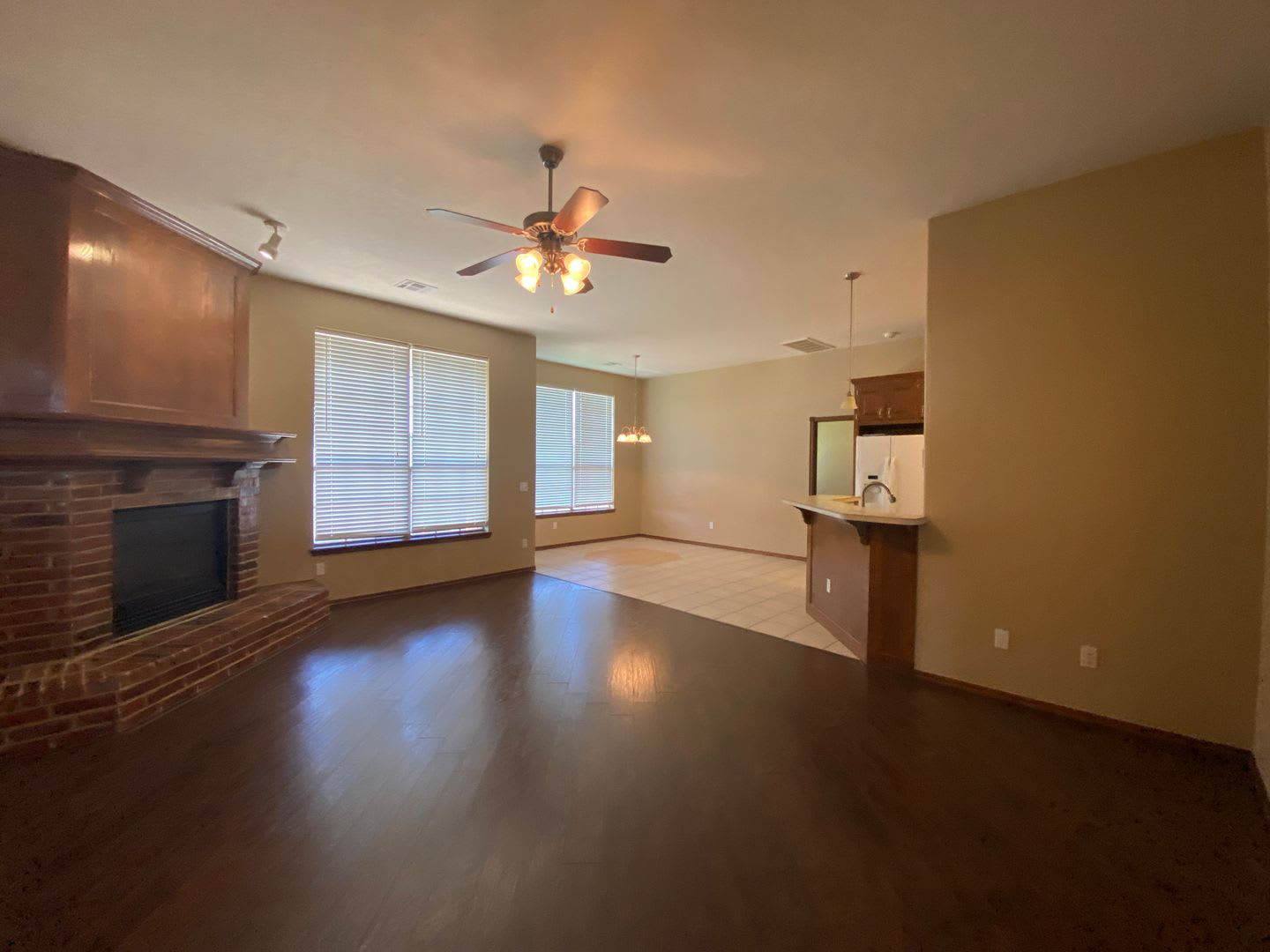 Large 3 Bed 2 Bath Home In Moore Schools With Storm Shelter!!! – photo 4