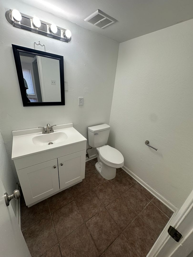 2BD/1.5BA Townhouse located on the Germantown/Memphis Line! – photo 5