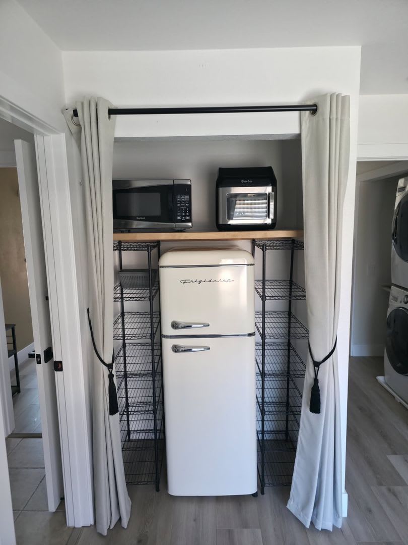 Furnished Bedroom rental with Bonus Kitchenette and office room – photo 2