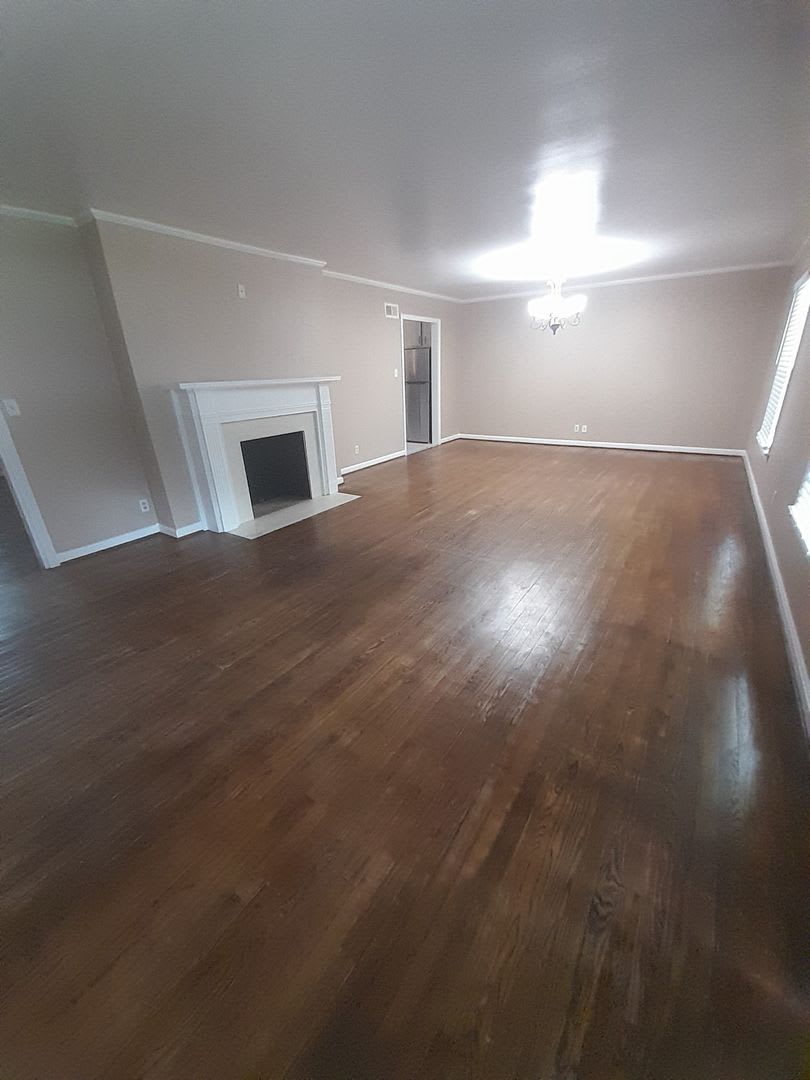 3-bedroom 2 bath home in Parkwood subdivision $1750.00 – photo 2