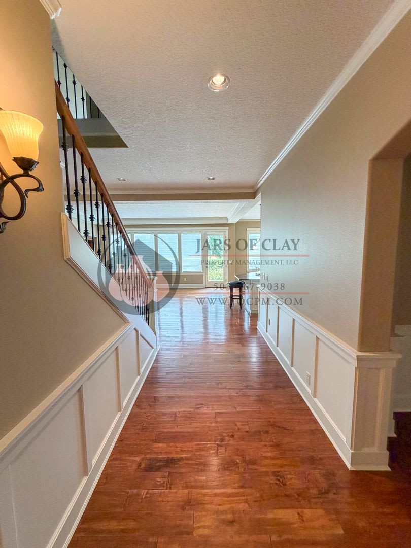 Luxurious Woodburn Residence – photo 5