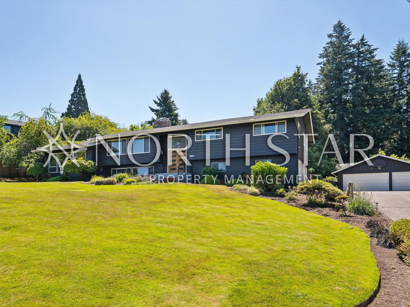 Elevated Northwest Living with Panoramic Views – photo 3