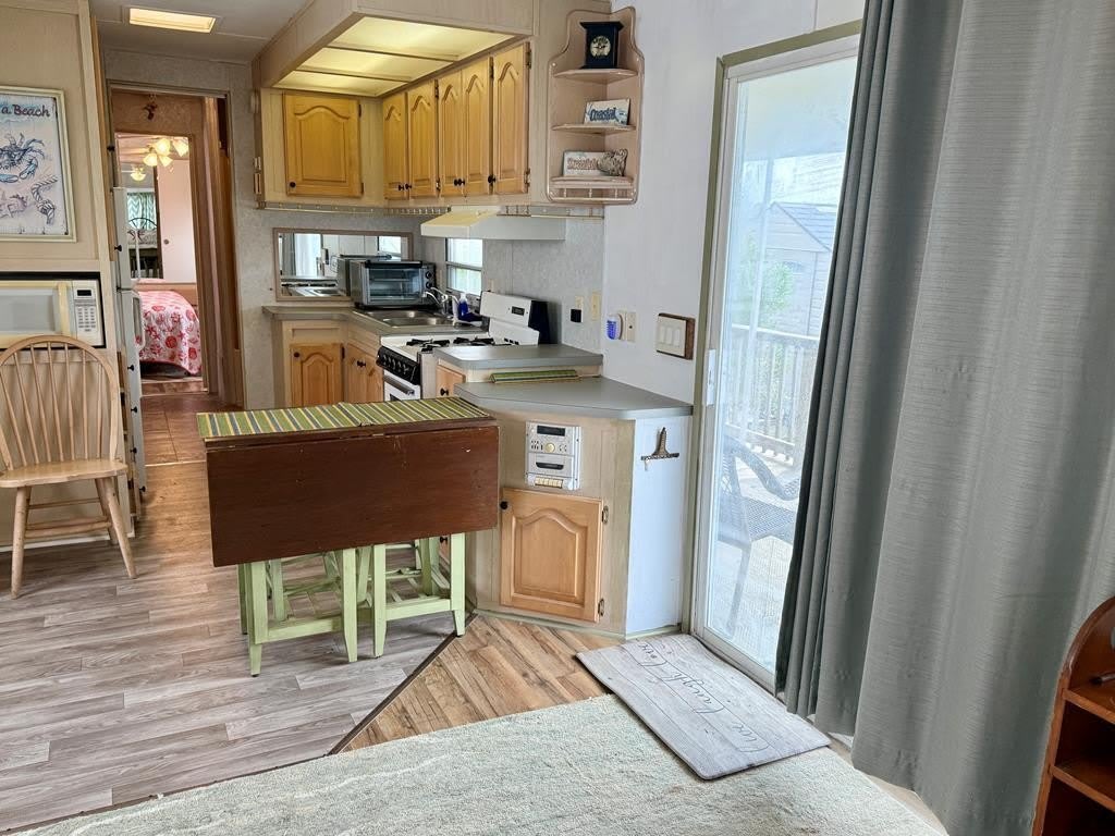 8239 BAY FRONT LN – photo 2