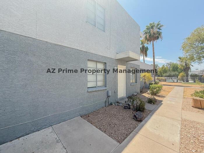 2625 West Ocotillo Road – photo 2