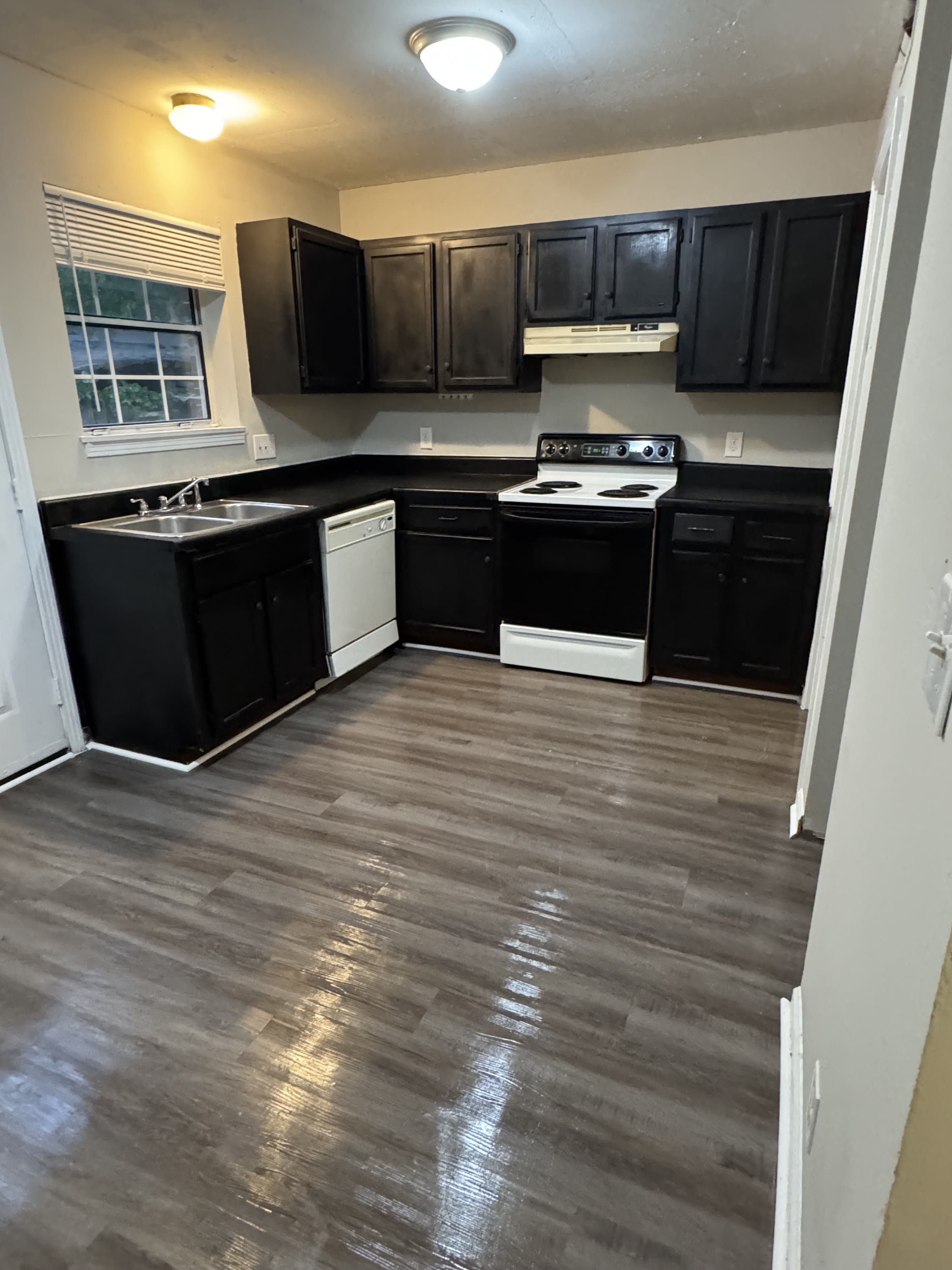 807 Holder Court – photo 2