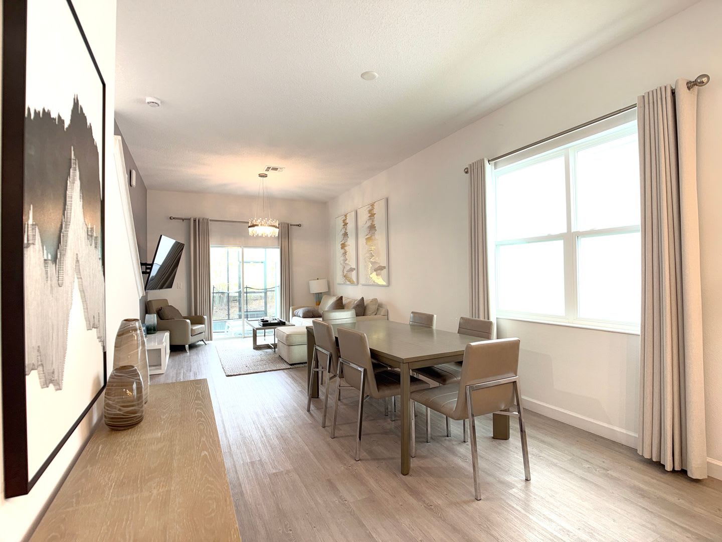 Fully Furnished & Move-In Ready – Lawn Care, Pool Maintenance, and Pest Control are Included! – photo 2