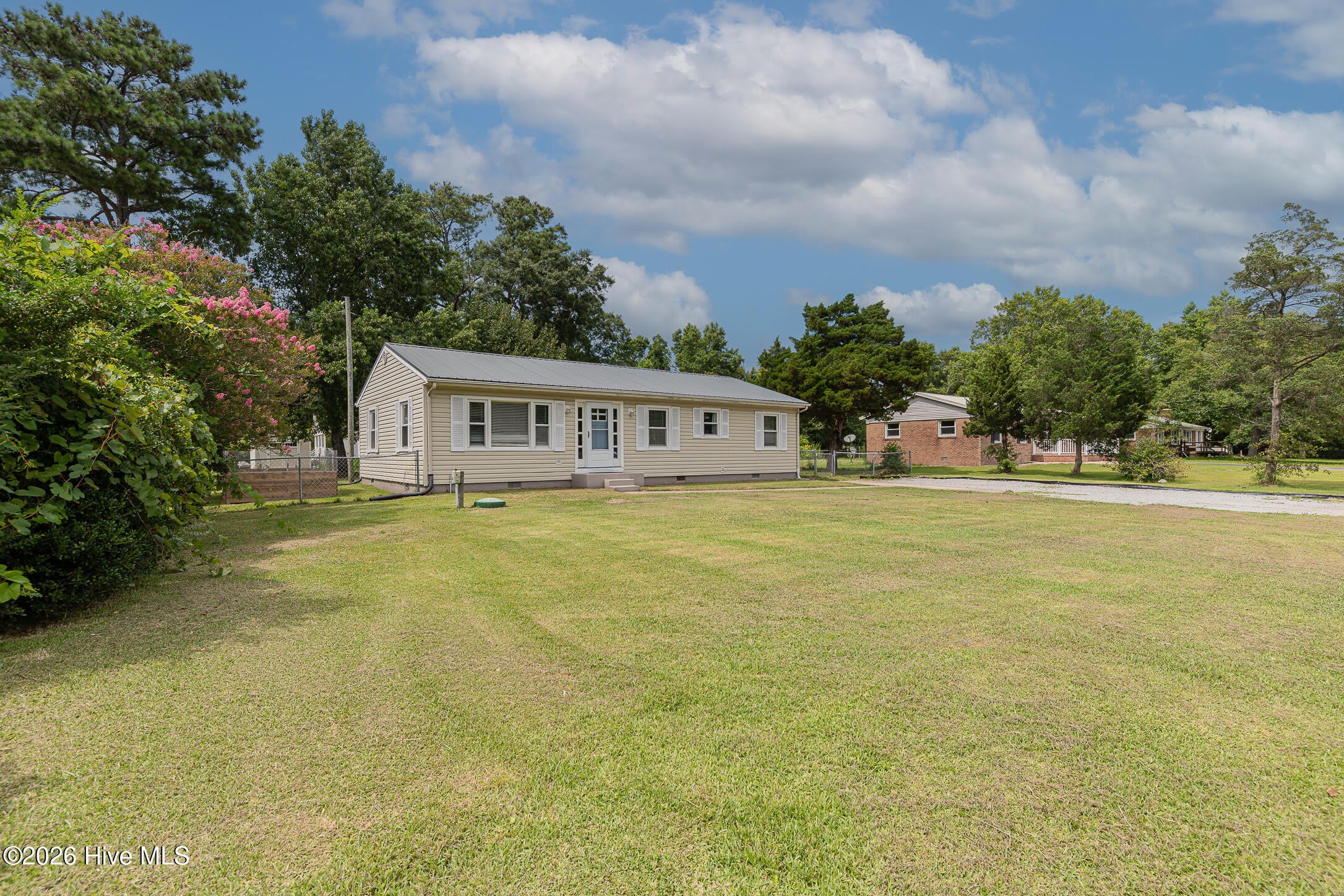 670 Queens Creek Road – photo 2