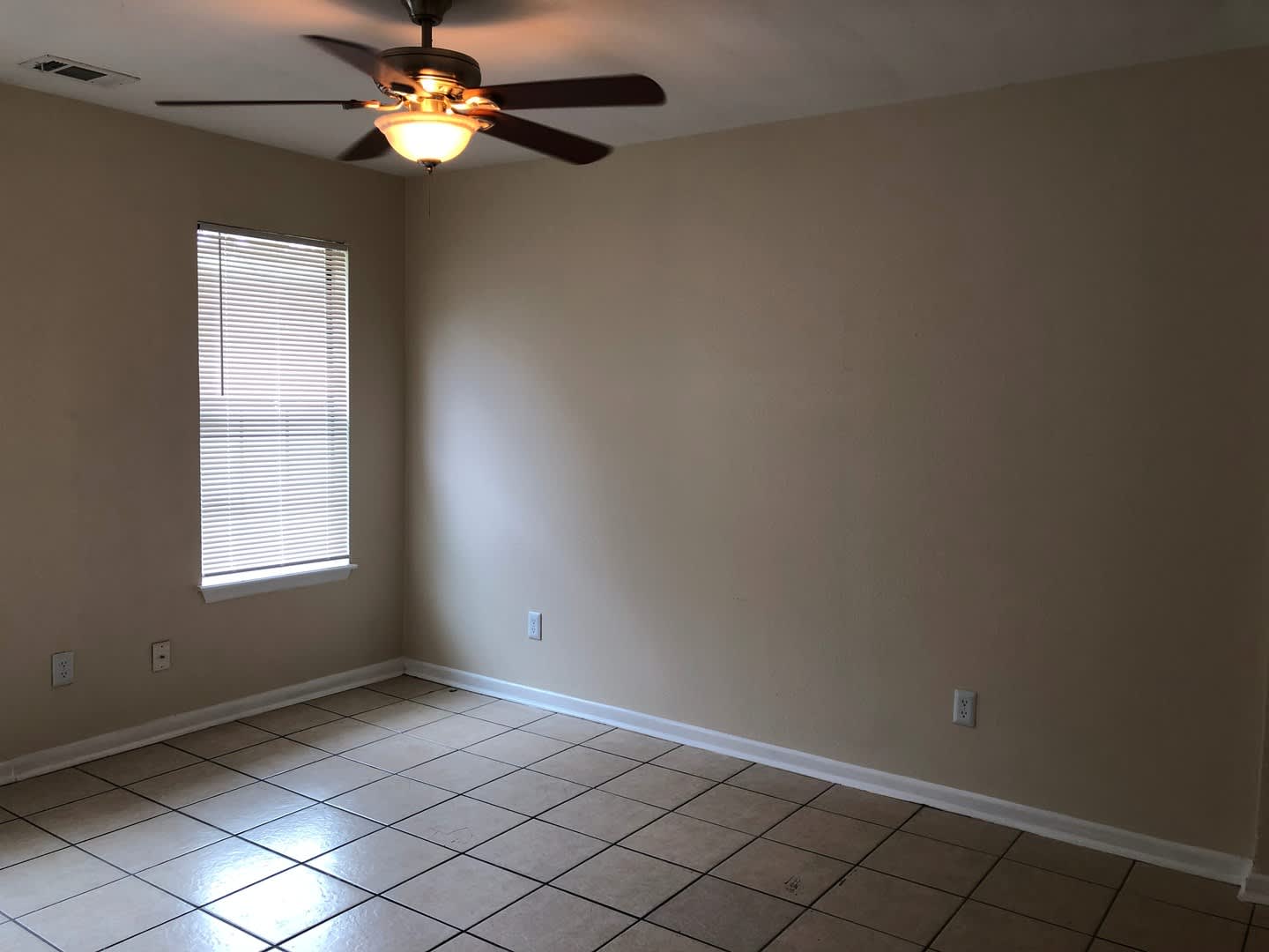 Welcome home to 7543 Windsor Oaks! – photo 5
