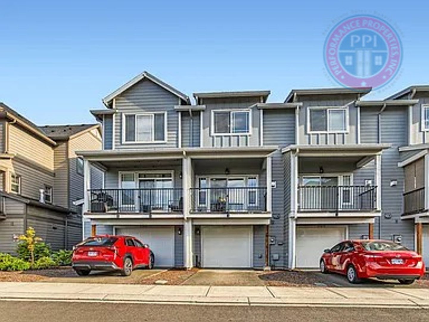LEASE SPECIAL $500 OFF 1ST MONTH'S RENT!!! River Terrace Neighborhood, Pool, Rec Room & Gym – photo 2