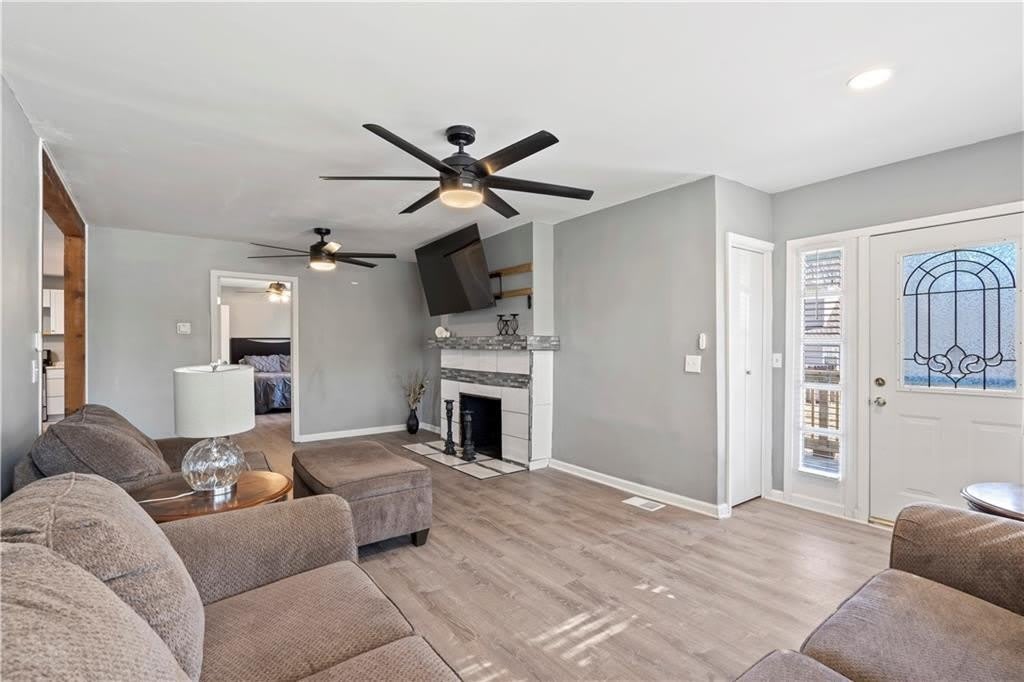 2224 E 68th Terrace – photo 4