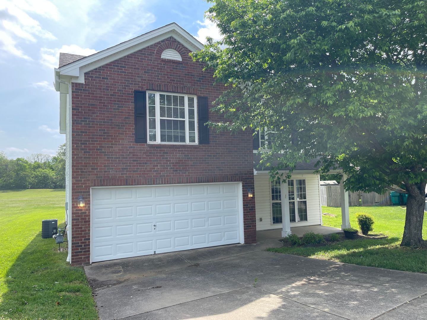 Spring Hill Gem in a Wonderful Location! – photo 1